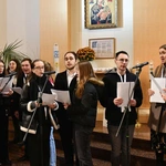 Trwa Modlitewny Wieczór Młodych