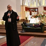 Trwa Modlitewny Wieczór Młodych