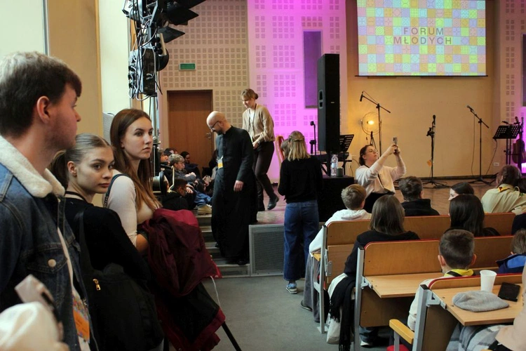 Forum Młodych - konferencje i spotkania
