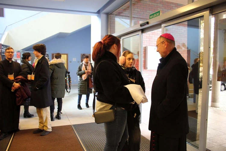 Forum Młodych - konferencje i spotkania