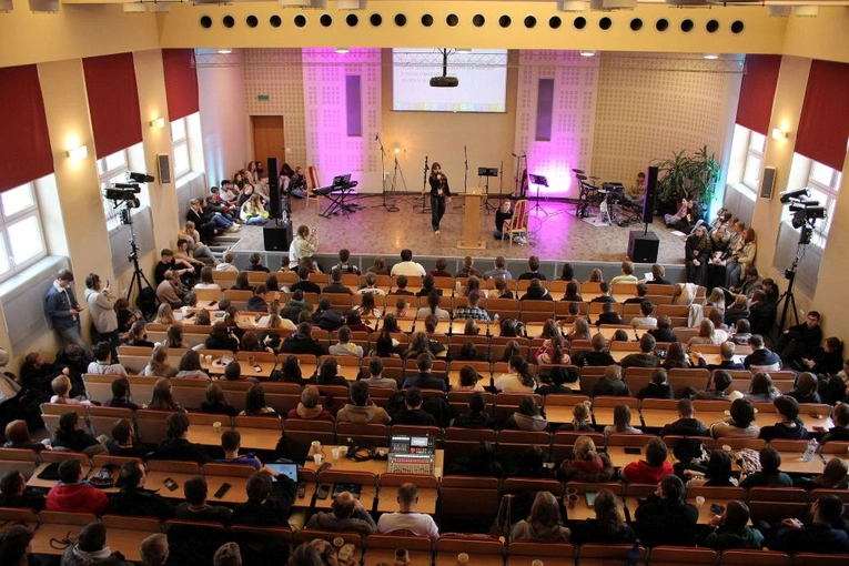 Forum Młodych - konferencje i spotkania