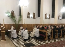 Ks. Stanisław Nowak odczytał prośby i podziękowania.