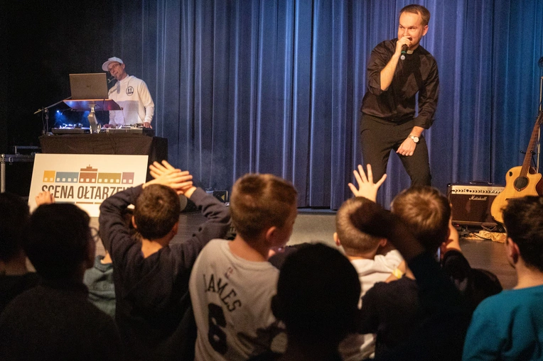 Raper Wasina na ołtarzewskiej scenie