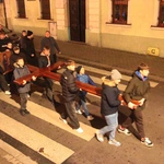 Bazylika pełna młodych
