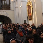 Bazylika pełna młodych