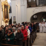 Bazylika pełna młodych
