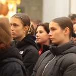 Bazylika pełna młodych
