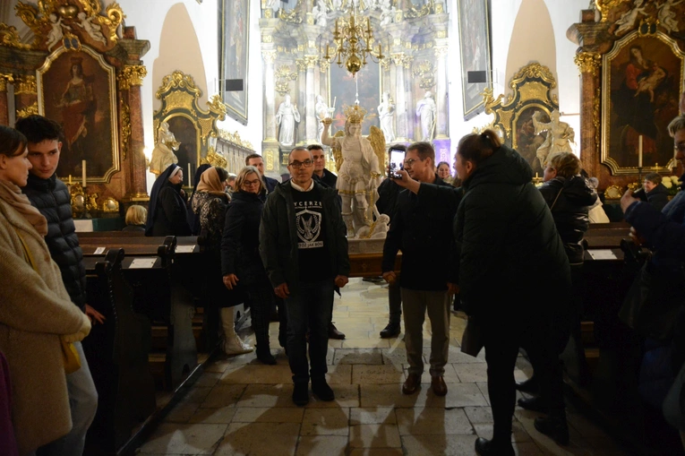 Powitanie i poświęcenie figury św. Michała Archanioła w Jemielnicy