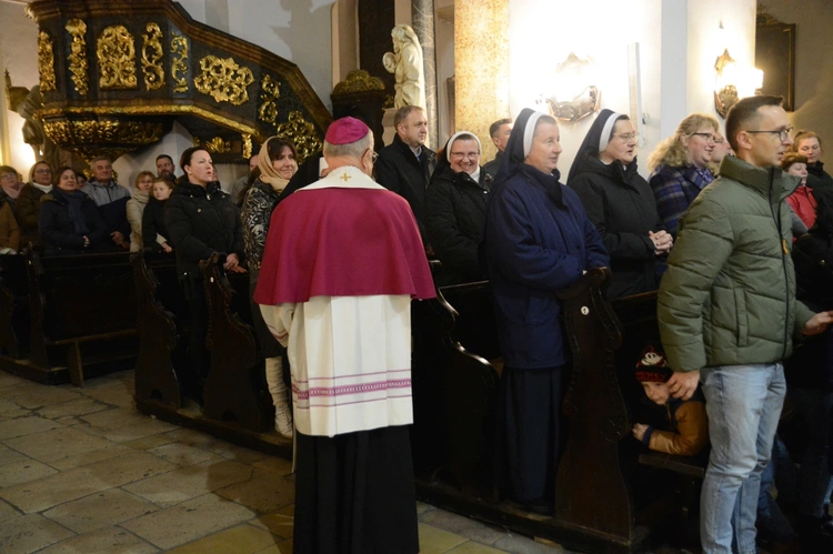 Powitanie i poświęcenie figury św. Michała Archanioła w Jemielnicy