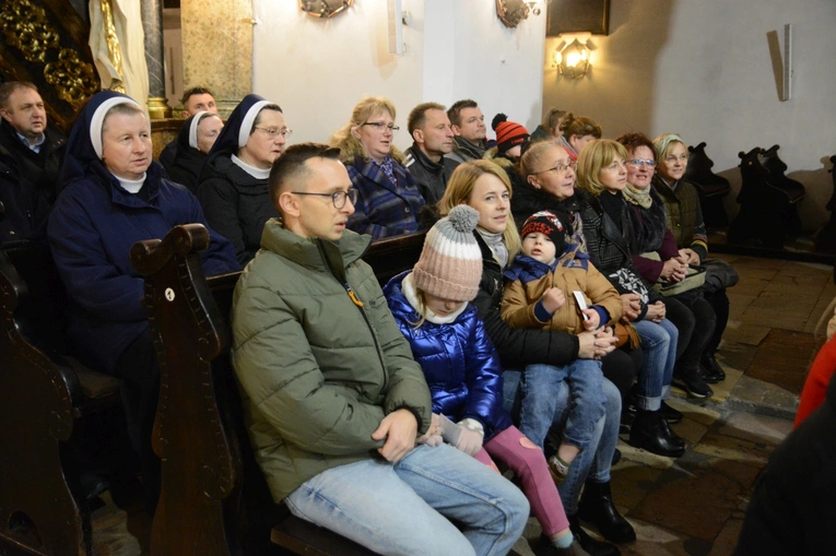 Powitanie i poświęcenie figury św. Michała Archanioła w Jemielnicy