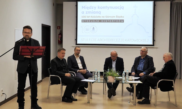 Między kontynuacją a zmianą