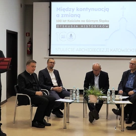 Między kontynuacją a zmianą