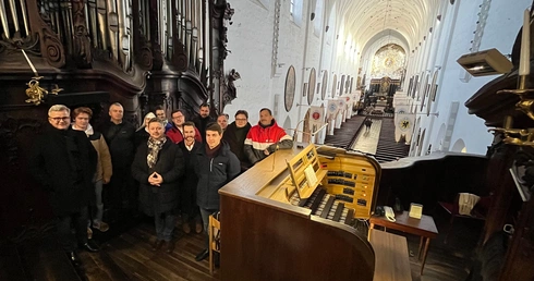 Uczestnicy kursu akompaniamentu liturgicznego oraz podstaw improwizacji.