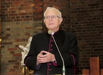 Ks. Sudowski opowiada o życiu położnej z Auschwitz.
