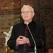 Ks. Sudowski opowiada o życiu położnej z Auschwitz.