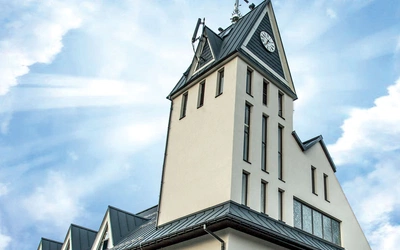 Ten kościół leży niedaleko styku trzech granic. 