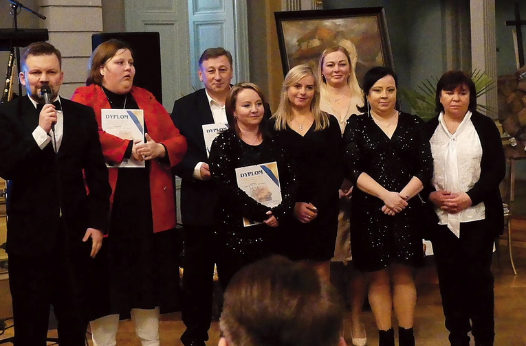 Tegoroczni najbardziej zasłużeni pracownicy Towarzystwa Pomocy im. św. Brata Alberta.