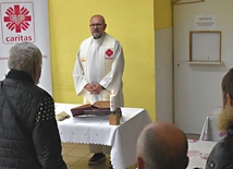 	Do stołówki przychodzi codziennie ok. 150 osób.