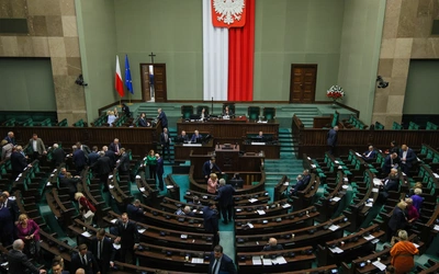 Sejm zdecydował - wolna od pracy Wigilia od 2025 r., ale w zamian za dodatkową niedzielę handlową