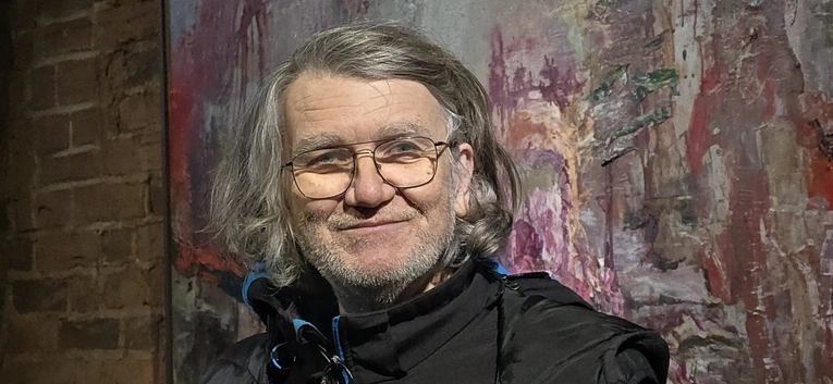 "Poszukiwanie nadziei". Wystawa prac Mariusza Mikołajka w katedrze wrocławskiej