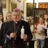 Pierwsza świeca zapłonęła