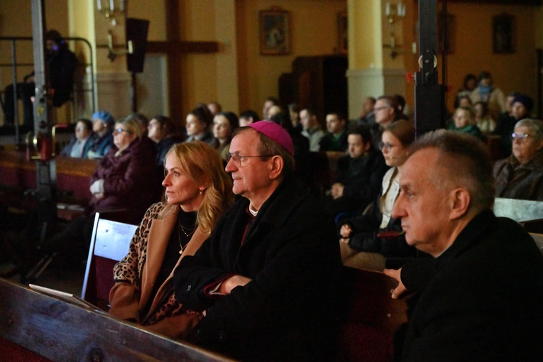 Abp Tadeusz Wojda na gdyńskiej Kurtynie