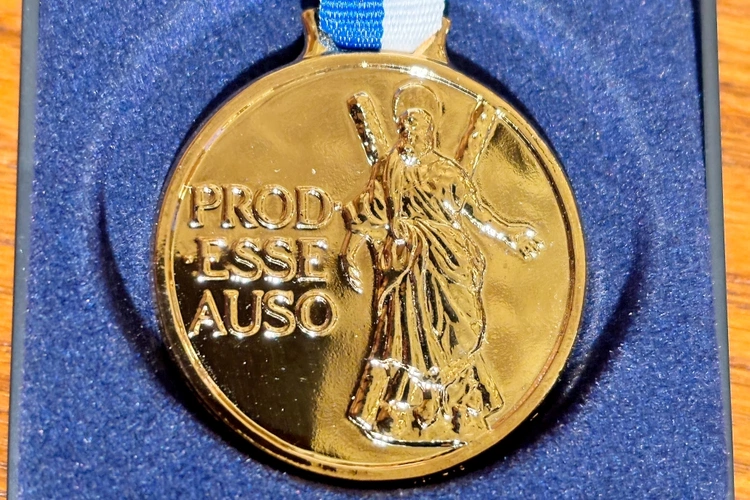 Medale "Prodesse Auso"