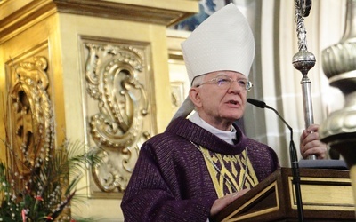 Abp Jędraszewski: Tegoroczny Adwent jest też przygotowaniem do Roku Jubileuszowego