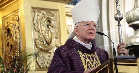 Abp Jędraszewski: Tegoroczny Adwent jest też przygotowaniem do Roku Jubileuszowego