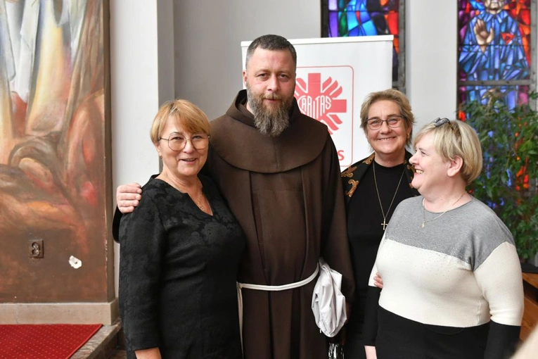 Rekolekcje parafialnych zespołów Caritas w Rokitnie