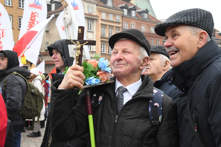 Wielka manifestacja w obronie dzieci