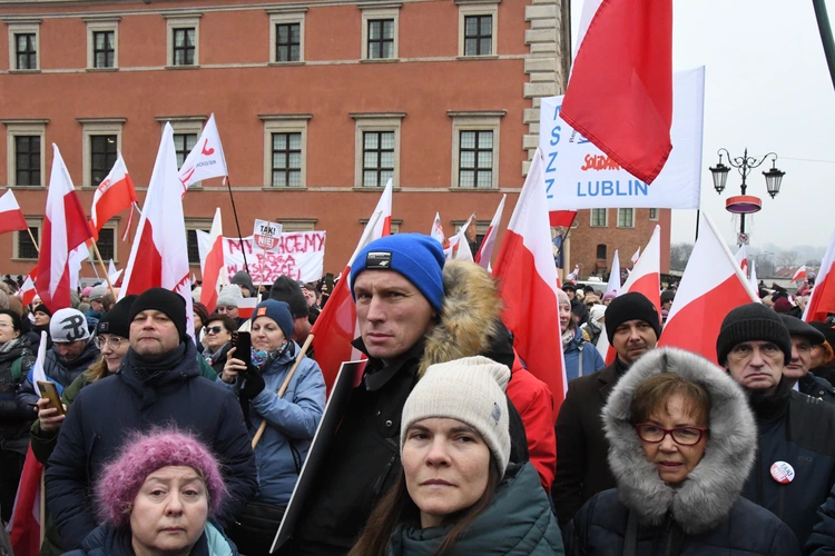 Wielka manifestacja w obronie dzieci
