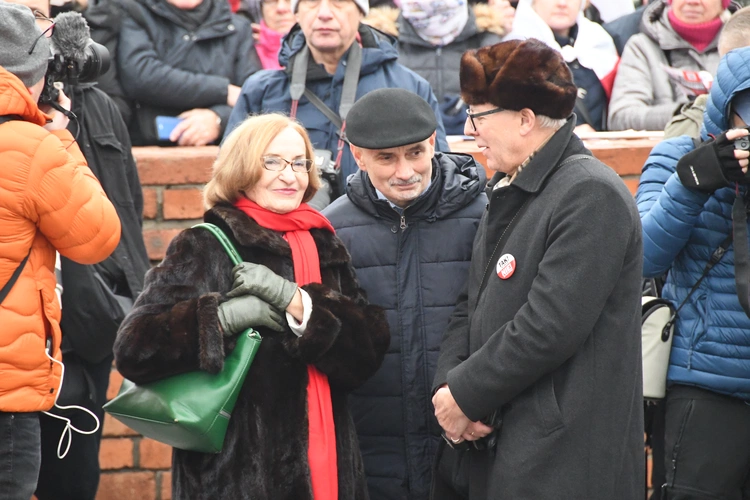 Wielka manifestacja w obronie dzieci