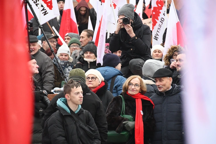 Wielka manifestacja w obronie dzieci
