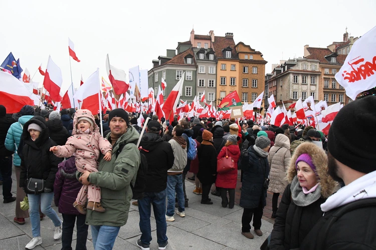 Wielka manifestacja w obronie dzieci