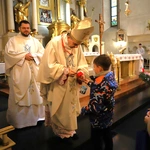 Roraty z pasterzem diecezji w Białej Rawskiej