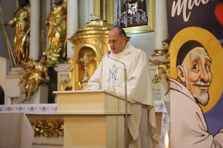 Roraty z pasterzem diecezji w Białej Rawskiej