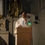 Roraty z pasterzem diecezji w Białej Rawskiej