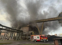 Łaziska Górne. Strażacy opanowali pożar huty żelaza