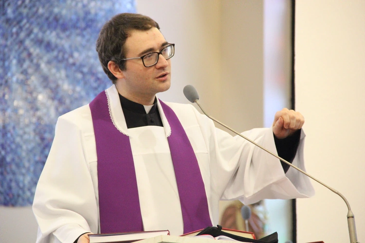 Tarnów-Krzyż. Błogosławieństwo obrazu Chrystusa Ukrzyżowanego