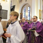 Tarnów-Krzyż. Błogosławieństwo obrazu Chrystusa Ukrzyżowanego