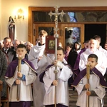 Tarnów-Krzyż. Błogosławieństwo obrazu Chrystusa Ukrzyżowanego