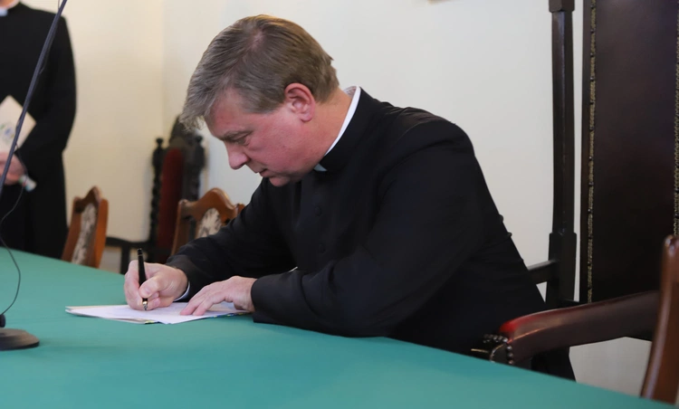 Bp Osial powołał wikariusza generalnego i wikariuszy biskupich