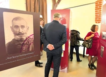 	Ekspozycja to rekwizyty związane z deportacją oraz mobilne kolumny z informacjami na temat historycznego tła wydarzeń roku 1945. Prezentowane są także nagrane wspomnienia świadków tamtych dramatów.