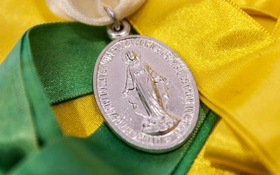 To nie magia! Cudowny medalik to nie katolicki amulet