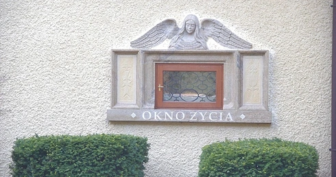 Dziewczynka w matemblewskim oknie życia