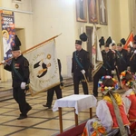 Poczty sztandarowe na barbórce w Sośnicy