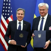 Sekretarz stanu USA Antony Blinken (z lewej)