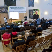 Sympozjum odbyło się w kaplicy budowanego hospicjum.