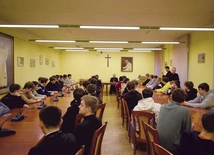 W wydarzeniu uczestniczyły 42 osoby, które przez trzy dni intensywnie odkrywały drogę powrotu do Boga.